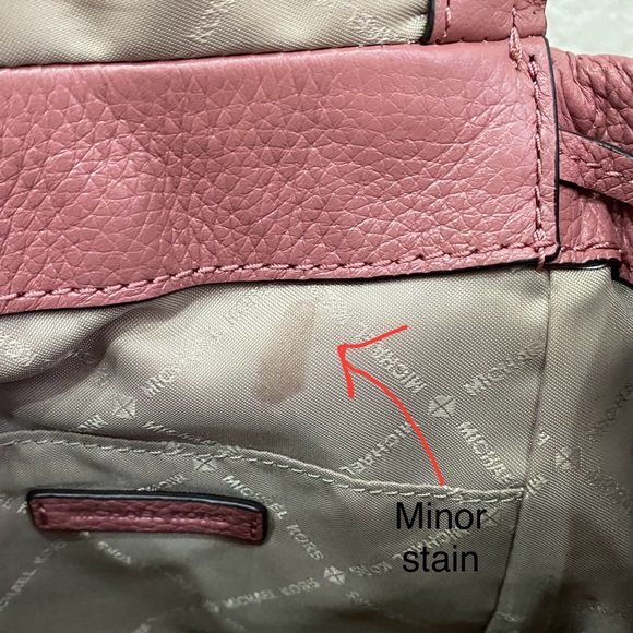 MICHAEL KORS Riley Small Flap Drawstring Pebbled Leather Crossbody Bag in Rose - Picture 15 of 16